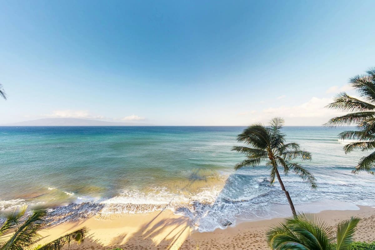 Condo in Lahaina · ★4.71 · 1 bedroom · 2 beds · 1 shared bath - Photo 4