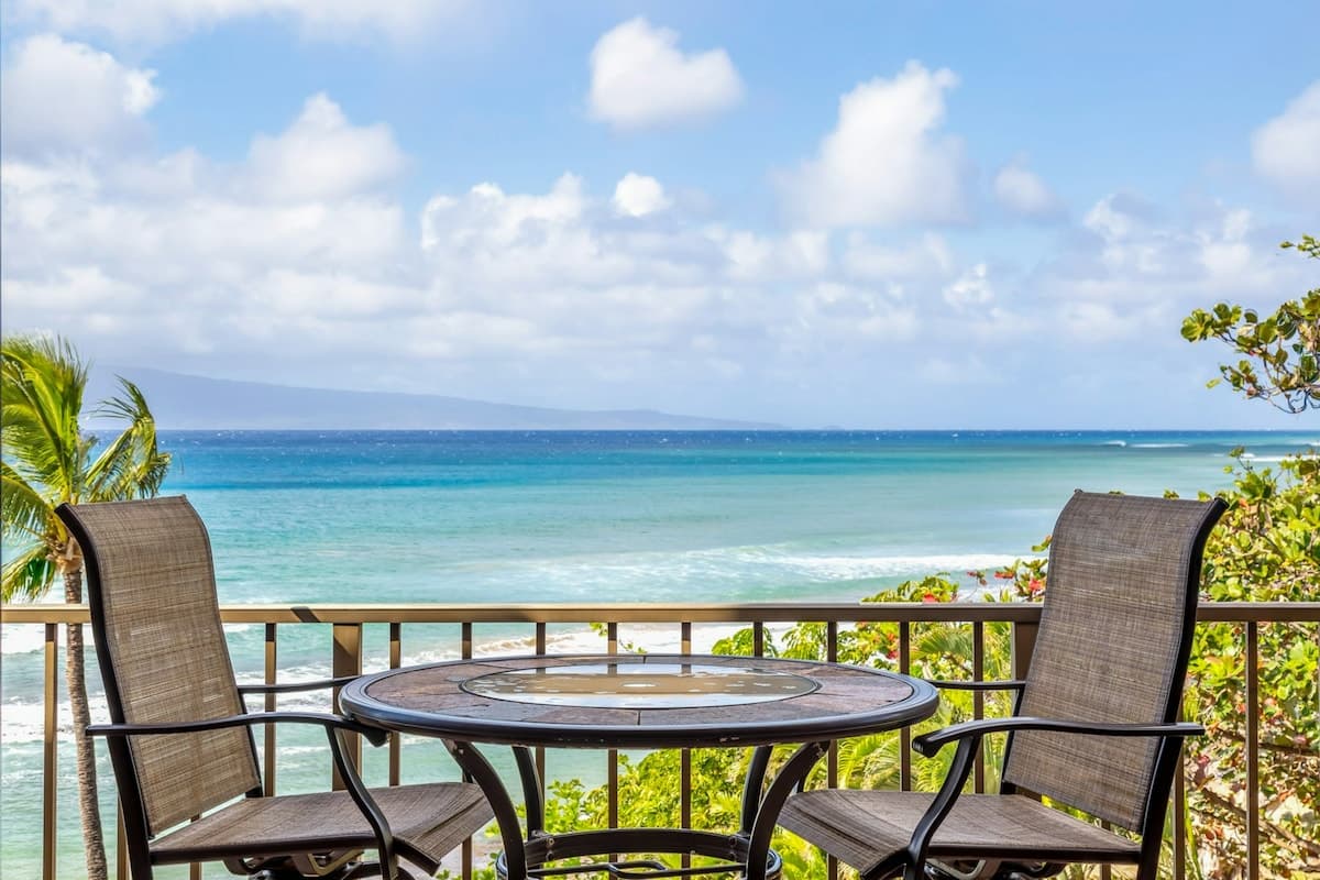 Condo in Lahaina · ★4.71 · 2 bedrooms · 4 beds · 2 shared baths - Photo 1