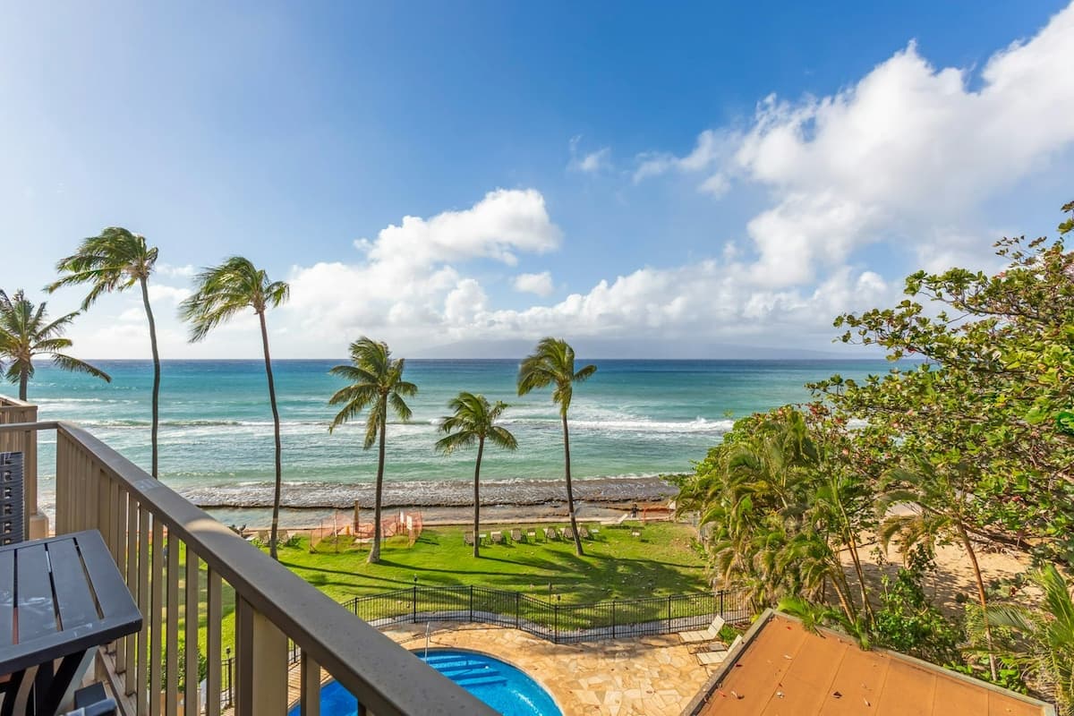 Condo in Lahaina · ★4.71 · 2 bedrooms · 4 beds · 2 shared baths - Photo 2