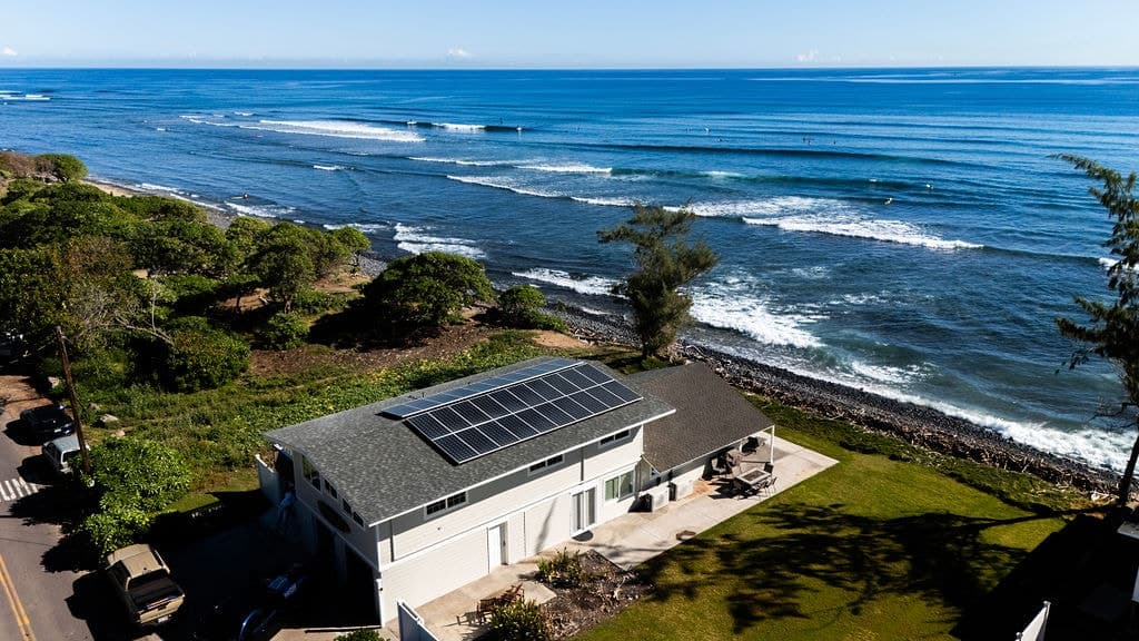 Home in Wailuku · ★4.67 · 4 bedrooms · 5 beds · 3 baths - Photo 1