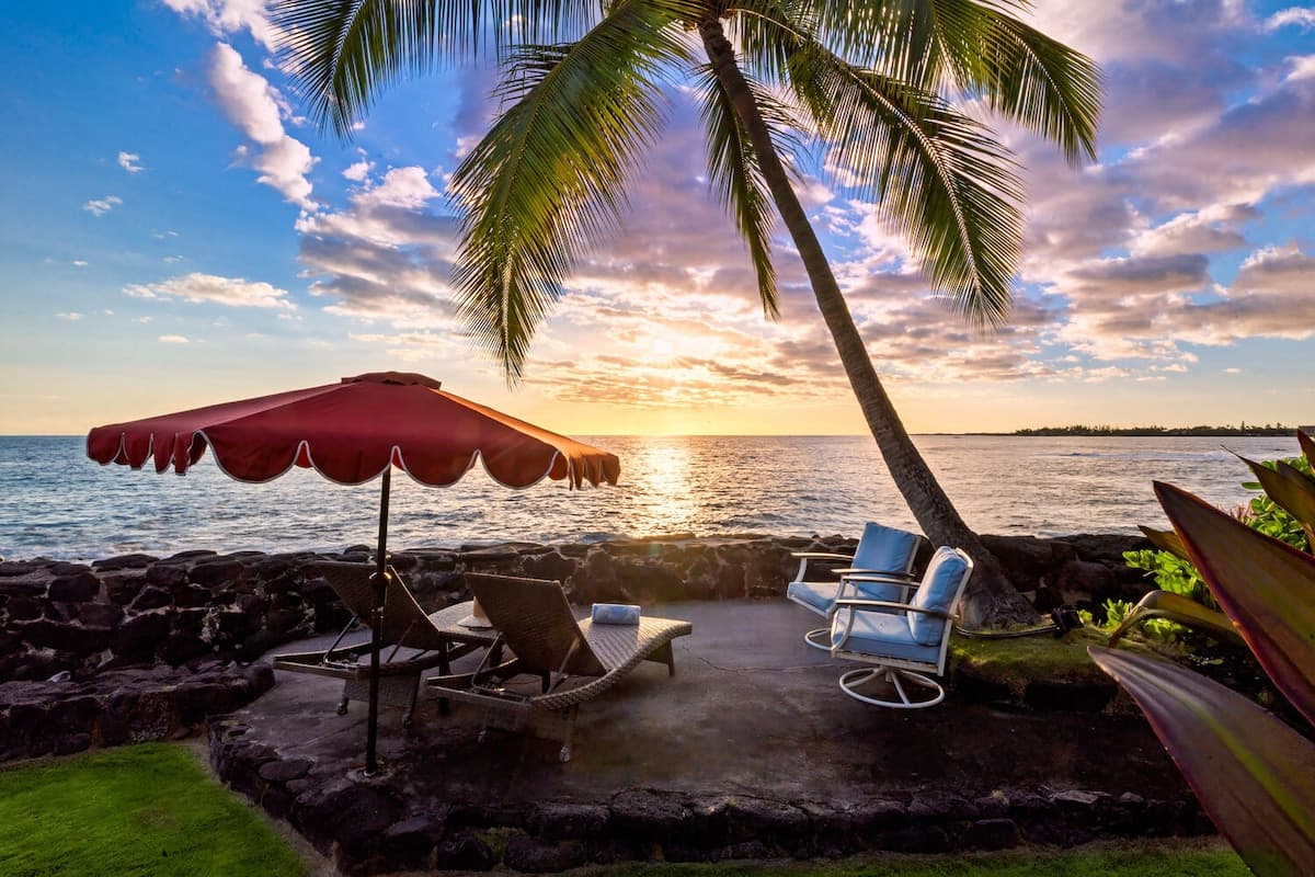 Home in Kailua-Kona · ★4.69 · 3 bedrooms · 4 beds · 2 baths - Photo 2