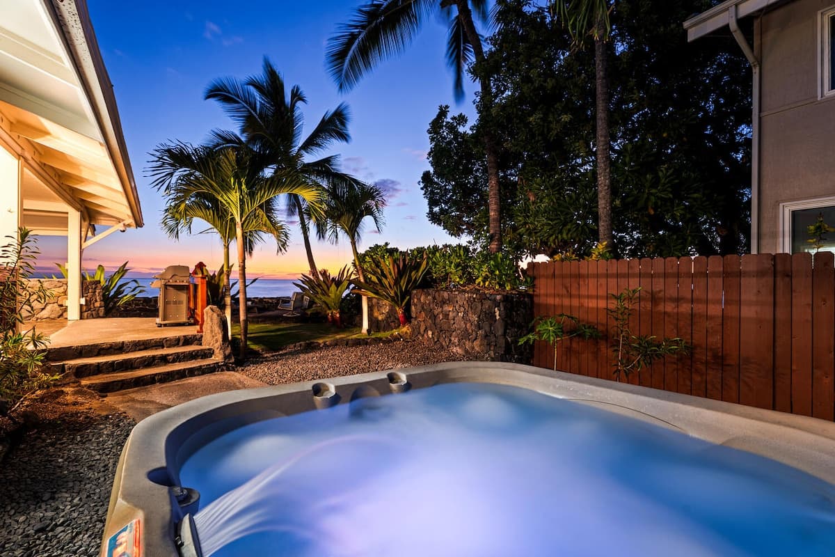 Home in Kailua-Kona · ★4.69 · 3 bedrooms · 4 beds · 2 baths - Photo 5