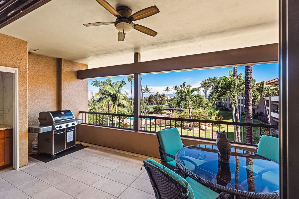 Condo in Lahaina · ★4.72 · 2 bedrooms · 3 beds · 2 baths - Photo 2