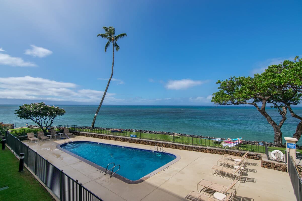 Condo in Lahaina · ★4.86 · 1 bedroom · 1 bed · 1 private bath - Photo 4