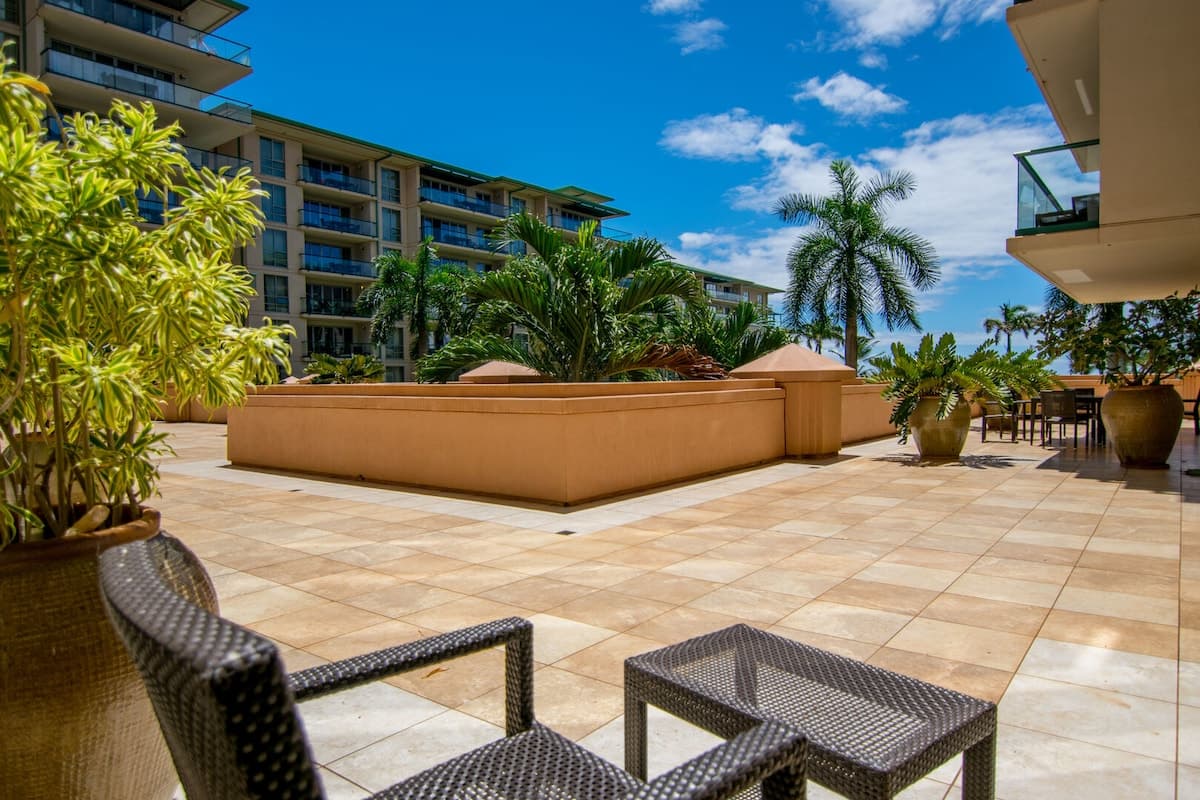 Condo in Lahaina · ★4.85 · Studio · 2 beds · 1 bath - Photo 3