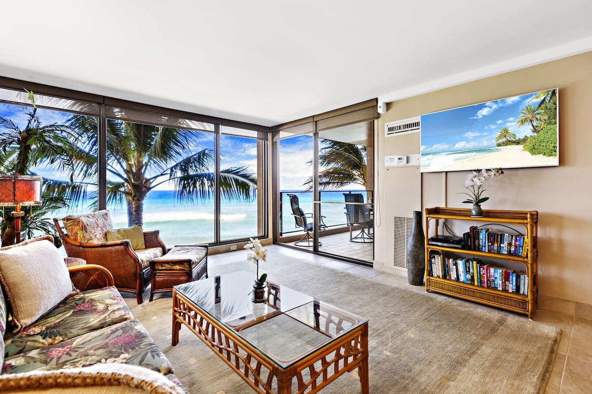 Condo in Lahaina · ★4.68 · 1 bedroom · 1 bed · 1 bath - Photo 2