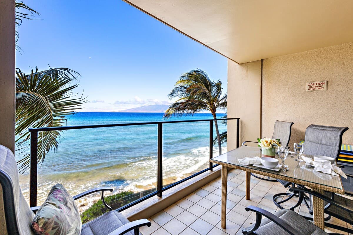 Condo in Lahaina · ★4.68 · 1 bedroom · 1 bed · 1 bath - Photo 3