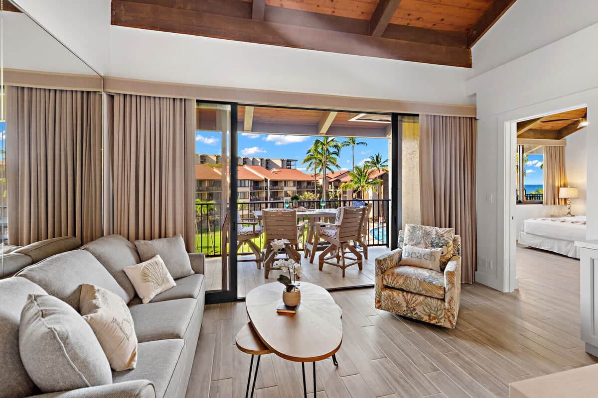Condo in Lahaina · ★4.53 · 3 bedrooms · 6 beds · 2 baths - Photo 4