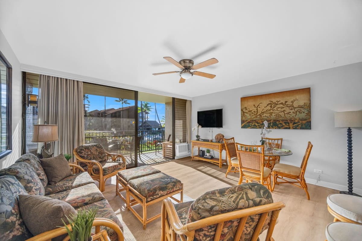 Condo in Lahaina · ★4.77 · 1 bedroom · 1 bed · 1 private bath - Photo 3