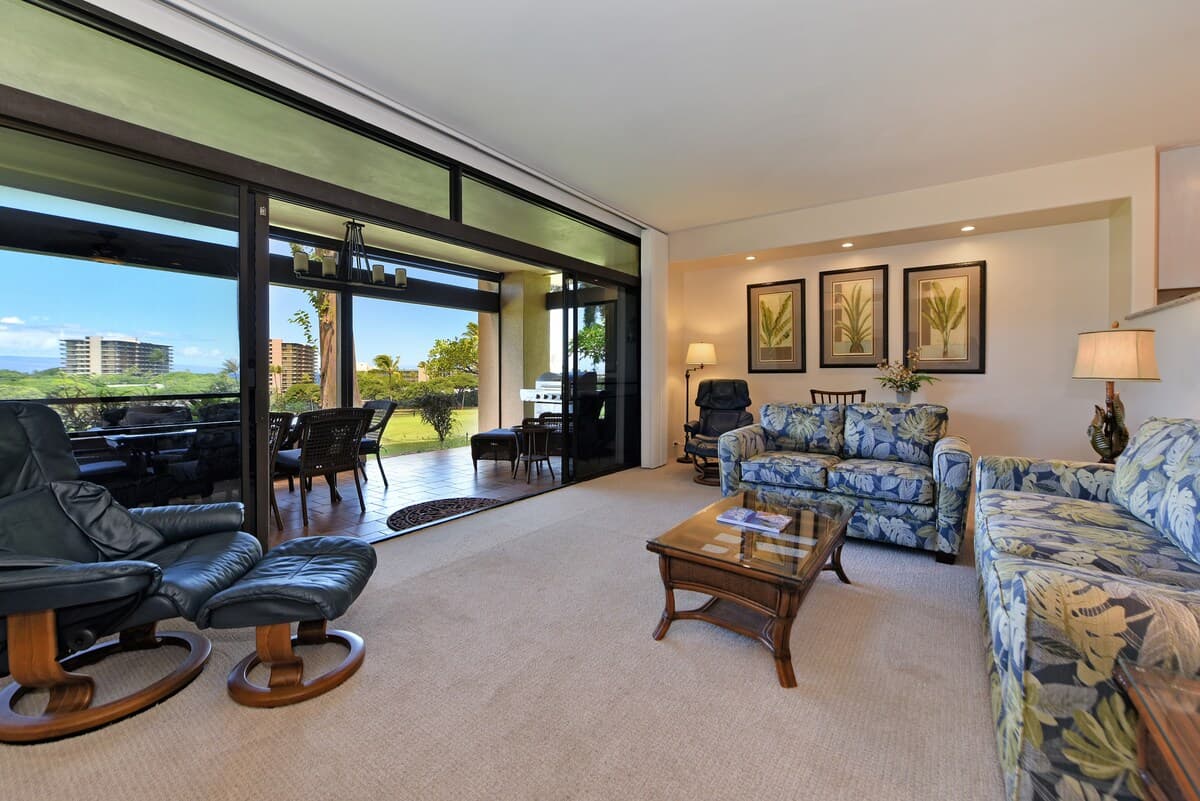 Condo in Lahaina · ★4.79 · 2 bedrooms · 3 beds · 2 baths - Photo 2