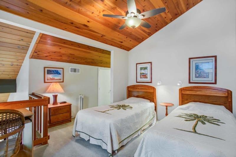 Condo in KAILUA-KONA · ★4.7 · 2 bedrooms · 3 beds · 2 private baths - Photo 2