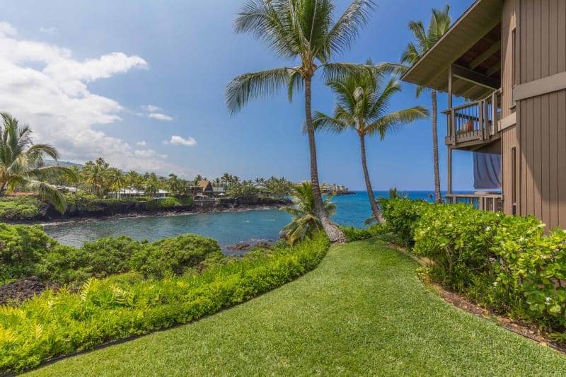 Condo in KAILUA-KONA · ★4.14 · 1 bedroom · 1 bed · 2 baths - Photo 4