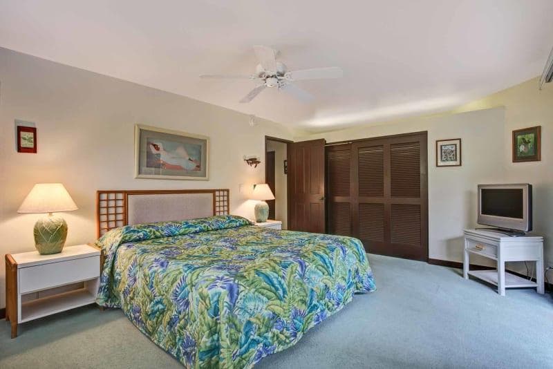 Condo in KAILUA-KONA · ★4.14 · 1 bedroom · 1 bed · 2 baths - Photo 3