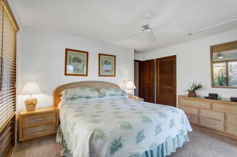 Condo in KAILUA-KONA · ★4.33 · 2 bedrooms · 3 beds · 2 baths - Photo 3