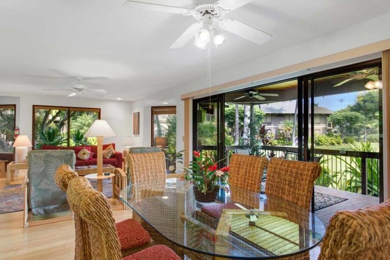 Condo in KAILUA-KONA · ★4.33 · 2 bedrooms · 3 beds · 2 baths - Photo 4