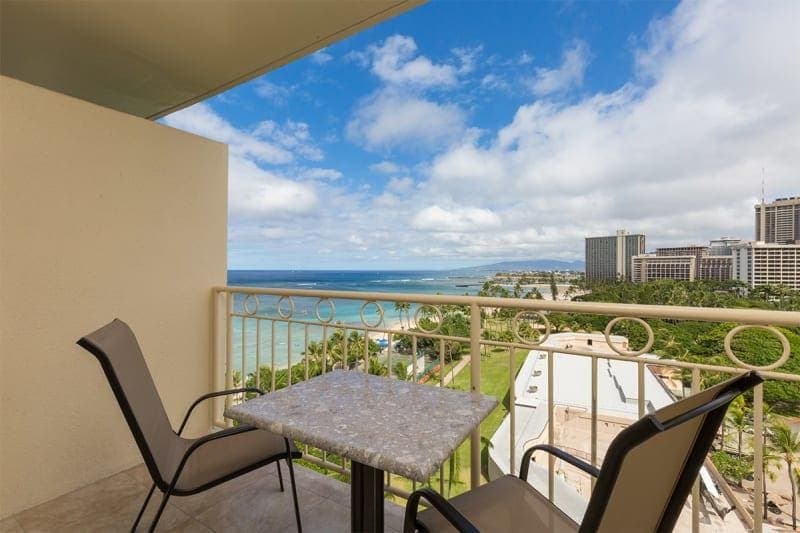 Condo in Honolulu · ★4.56 · Studio · 1 bed · 1 shared bath - Photo 1