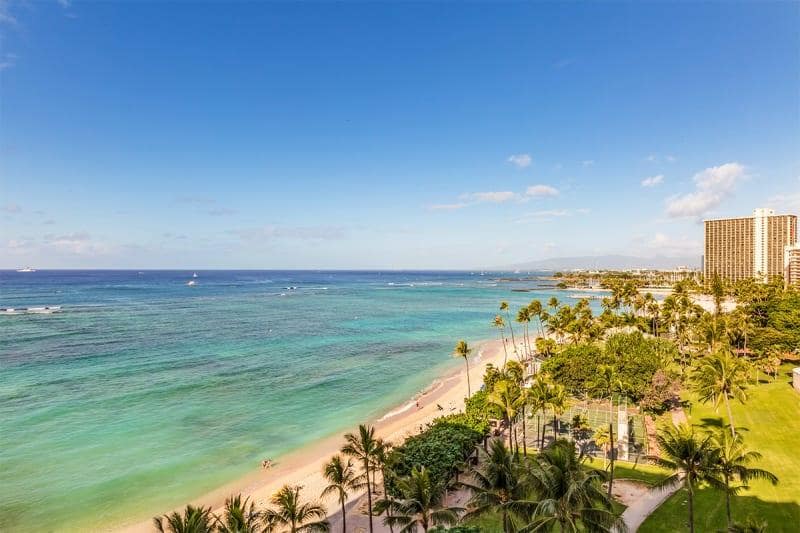 Condo in Honolulu · ★4.68 · Studio · 1 bed · 1 shared bath - Photo 5