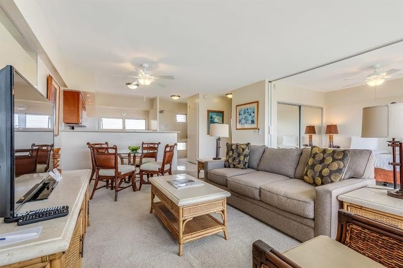 Condo in Honolulu · ★4.5 · 1 bedroom · 1 bed · 1 private bath - Photo 4