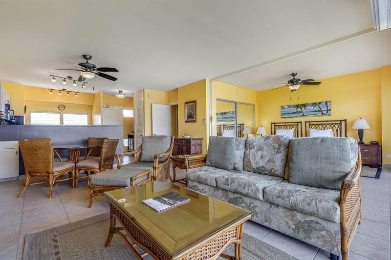 Condo in Honolulu · ★4.5 · 1 bedroom · 1 bed · 1 private bath - Photo 3