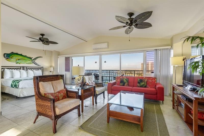 Condo in Honolulu · ★5.0 · 1 bedroom · 1 bed · 1 shared bath - Photo 1