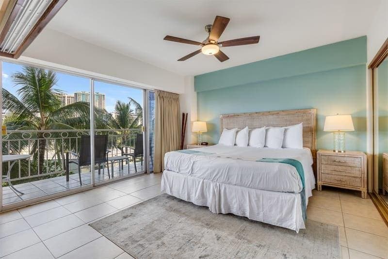 Condo in Honolulu · ★4.63 · 1 bedroom · 1 bed · 1 shared bath - Photo 2