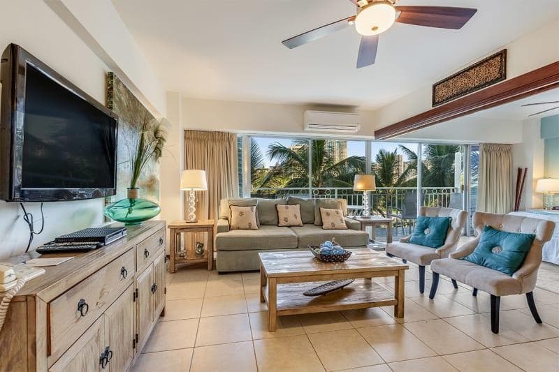 Condo in Honolulu · ★4.63 · 1 bedroom · 1 bed · 1 shared bath - Photo 4