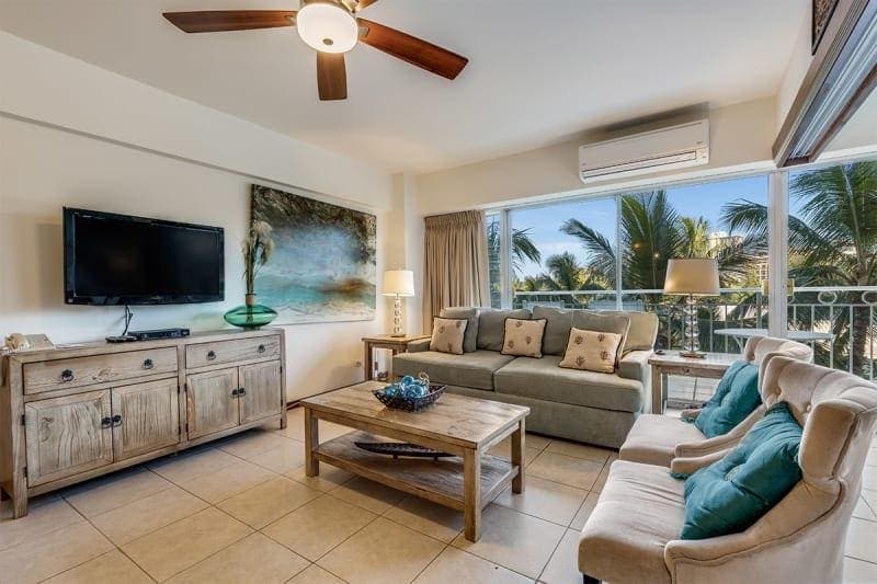 Condo in Honolulu · ★4.63 · 1 bedroom · 1 bed · 1 shared bath - Photo 1
