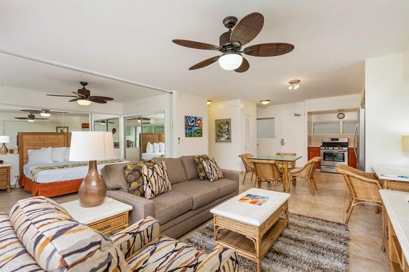 Condo in Honolulu · ★4.43 · 1 bedroom · 1 bed · 1 private bath - Photo 3