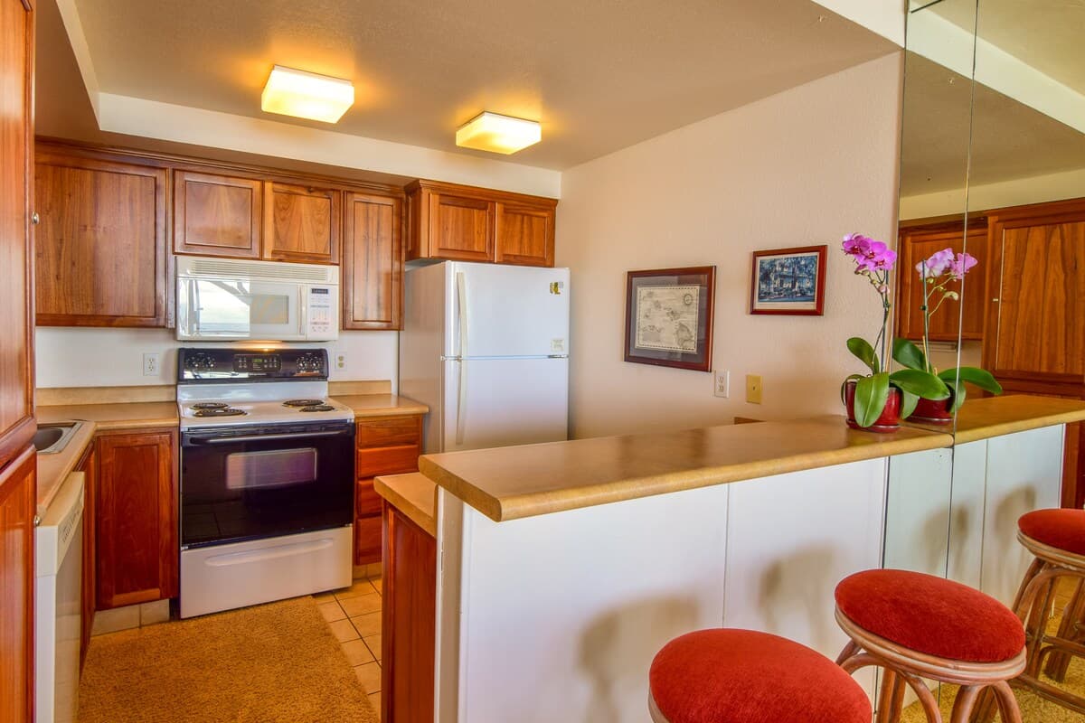 Condo in Lahaina · ★4.56 · 1 bedroom · 1 bed · 1 bath - Photo 1