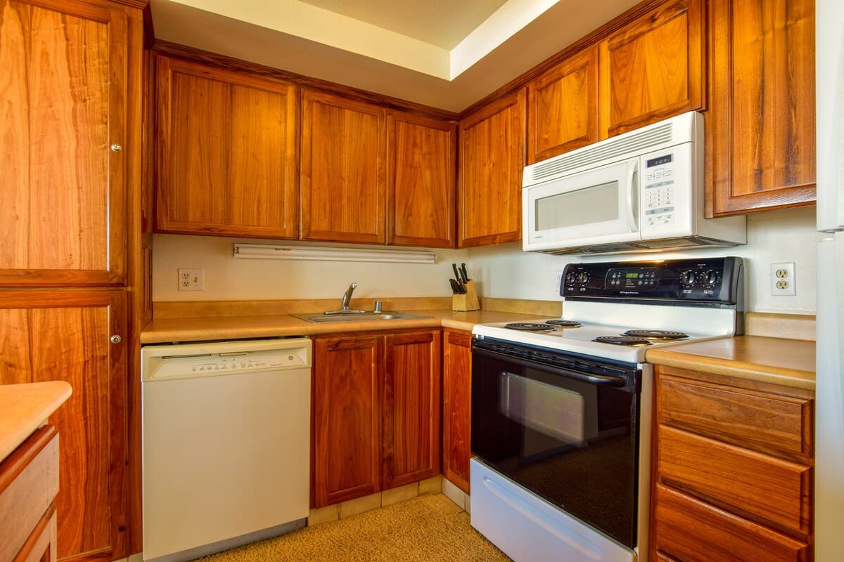 Condo in Lahaina · ★4.56 · 1 bedroom · 1 bed · 1 bath - Photo 2