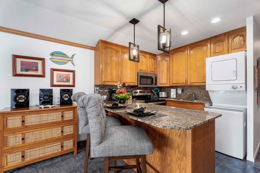 Condo in Kailua-Kona · ★5.0 · 1 bedroom · 2 beds · 1 private bath - Photo 2