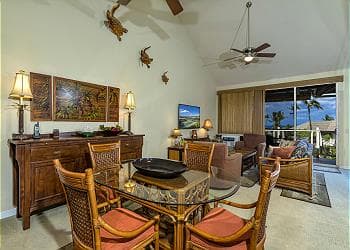 Condo in Kihei · ★4.88 · 2 bedrooms · 4 beds · 2 shared baths - Photo 4
