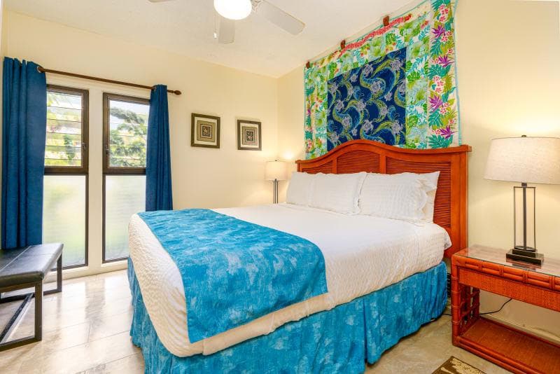 Condo in LIHUE, KAUAI · ★4.0 · 1 bedroom · 1 bed · 1.5 baths - Photo 4