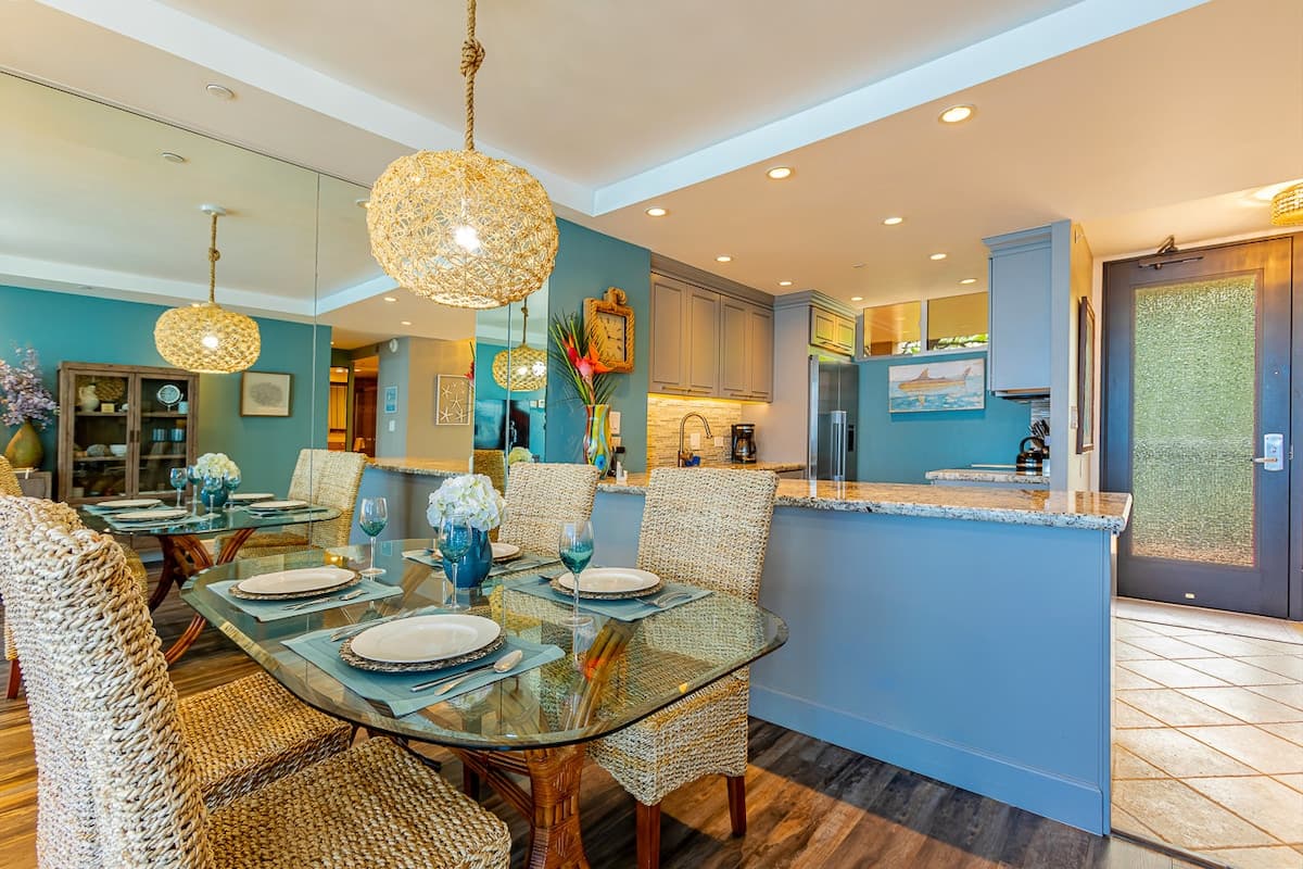 Condo in Kaanapali · ★5.0 · 1 bedroom · 2 beds · 1 bath - Photo 2