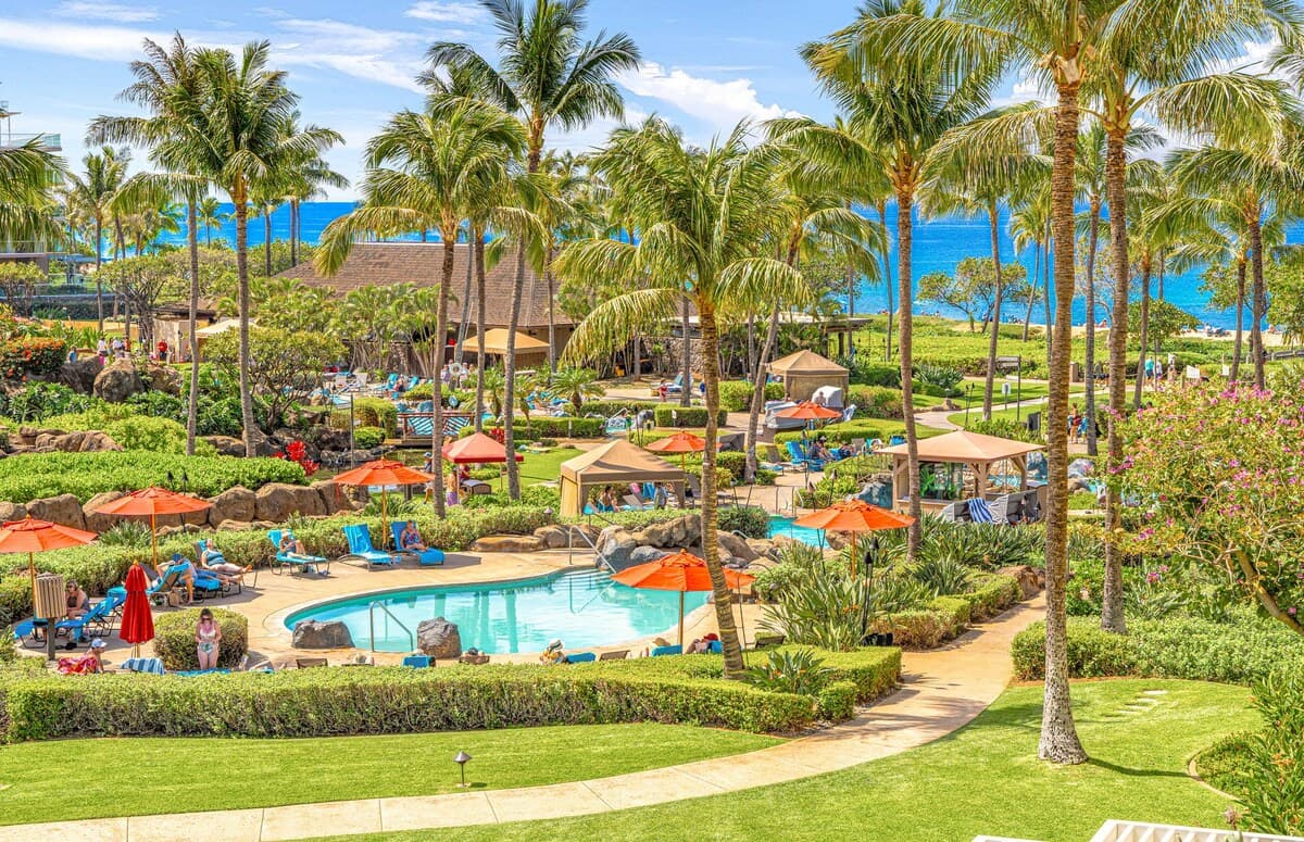 Condo in Lahaina · ★4.76 · 2 bedrooms · 3 beds · 2 baths - Photo 2