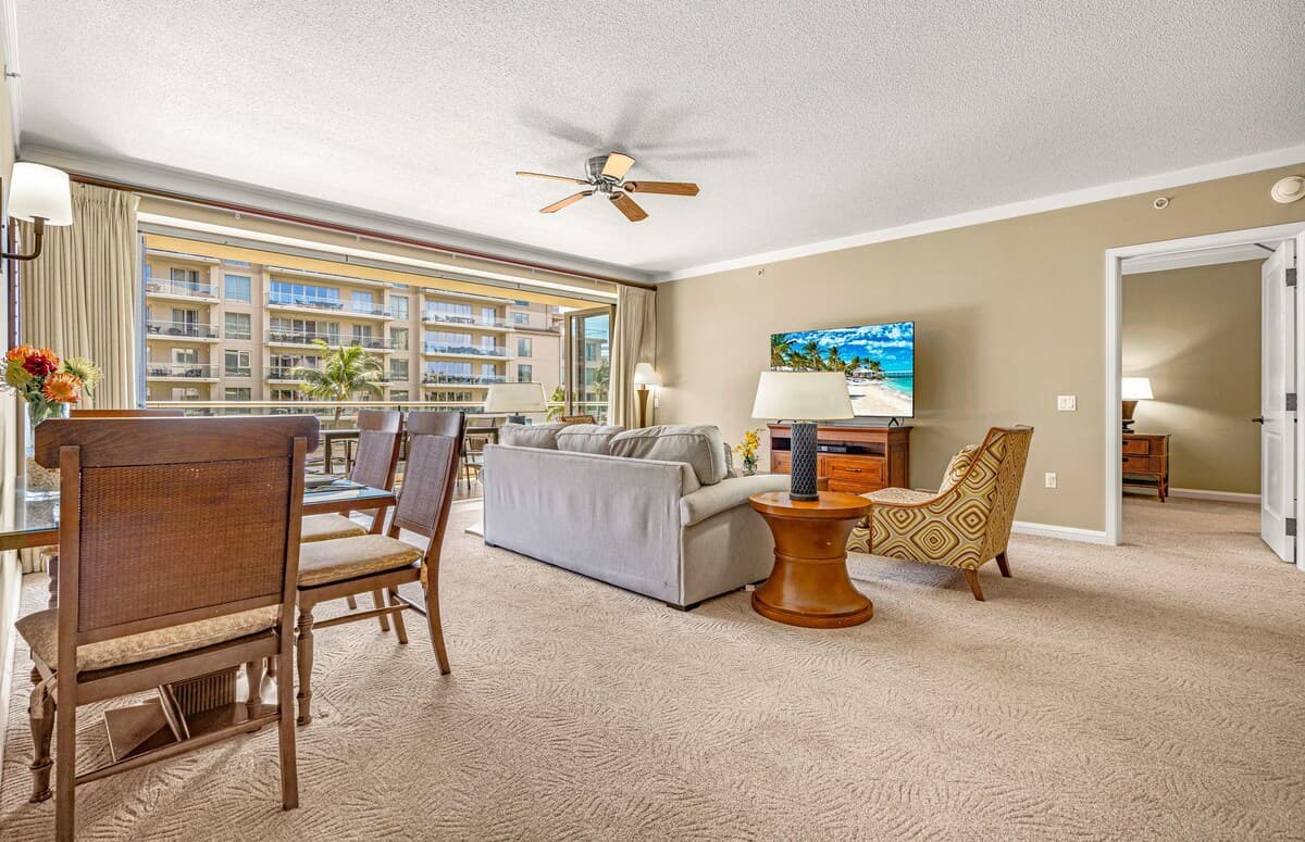 Condo in Lahaina · ★4.76 · 2 bedrooms · 3 beds · 2 baths - Photo 5