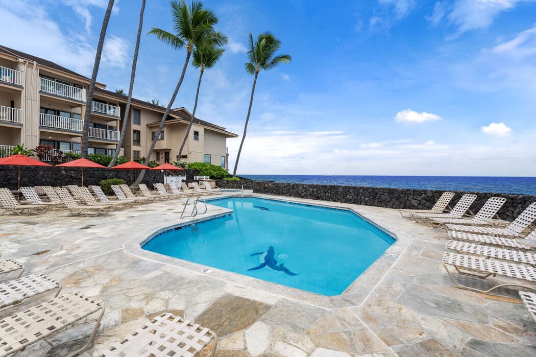 Condo in Kailua-Kona · ★4.6 · 1 bedroom · 2 beds · 1 bath - Photo 5