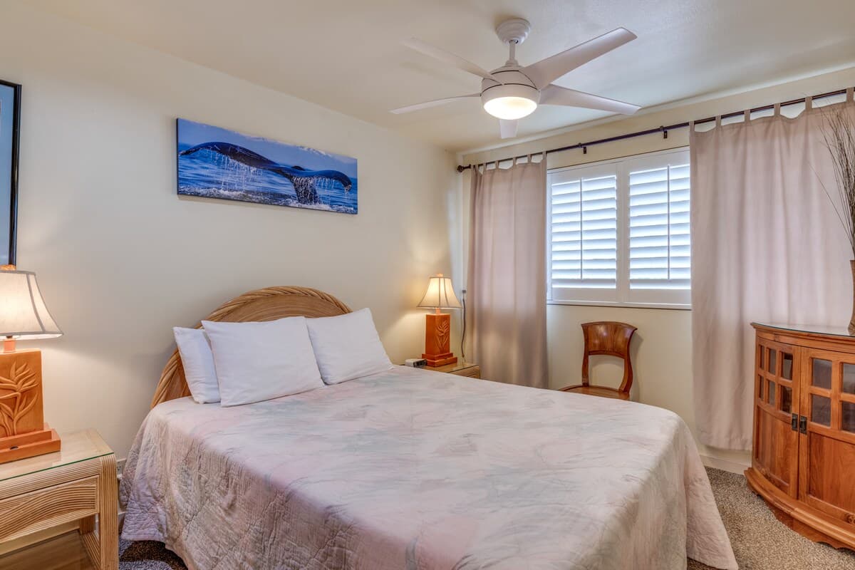Condo in Lahaina · ★4.52 · 2 bedrooms · 4 beds · 1.5 shared baths - Photo 3