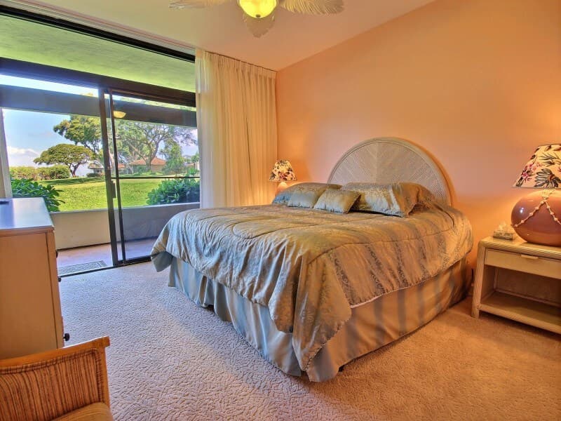 Condo in Lahaina · ★4.53 · 2 bedrooms · 4 beds · 2 baths - Photo 5