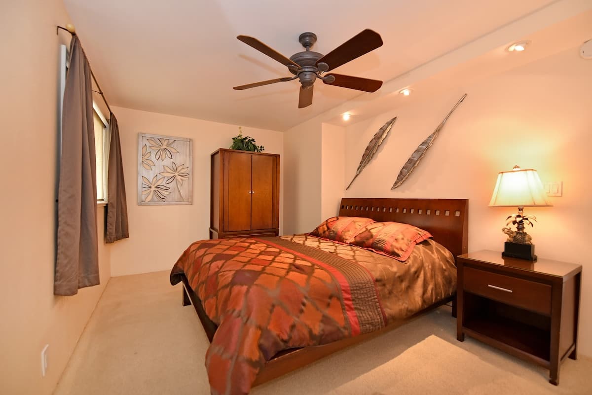 Condo in Lahaina · ★4.26 · 2 bedrooms · 2 beds · 2 baths - Photo 5