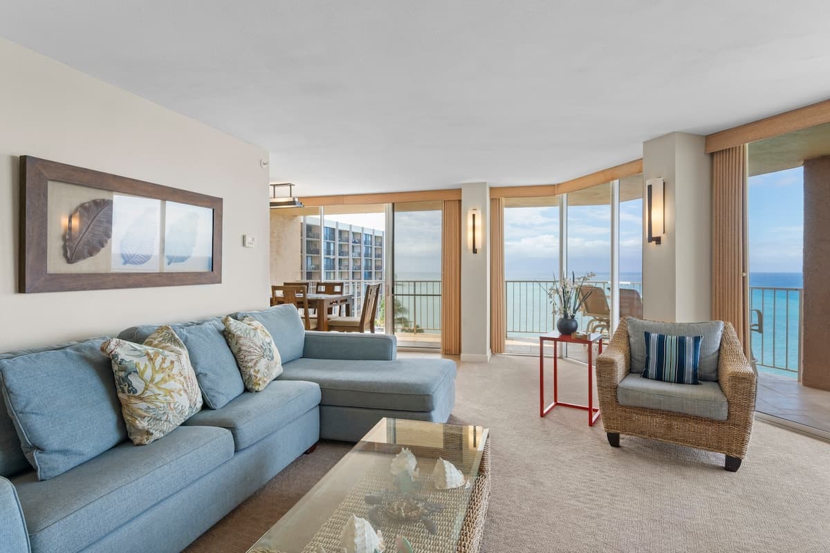 Condo in Lahaina · ★4.89 · 2 bedrooms · 3 beds · 2.5 baths - Photo 2