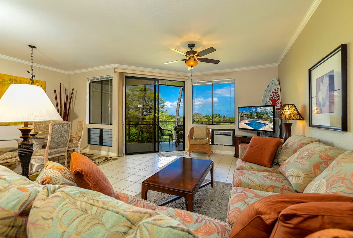 Condo in Kihei · ★4.92 · 1 bedroom · 2 beds · 2 baths - Photo 2