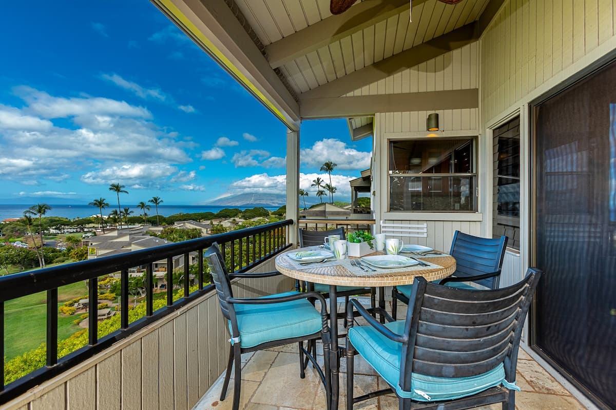 Condo in Kihei · ★4.92 · 2 bedrooms · 3 beds · 2 baths - Photo 3
