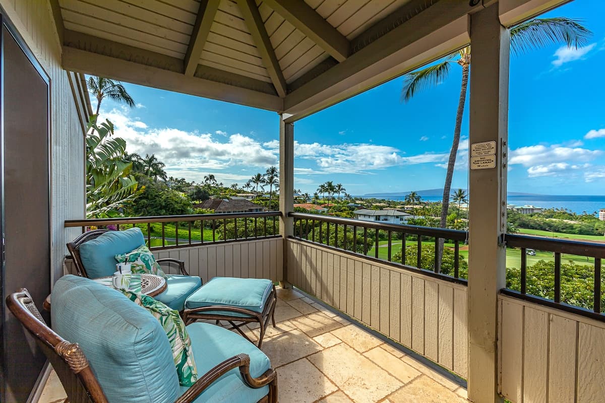 Condo in Kihei · ★4.92 · 2 bedrooms · 3 beds · 2 baths - Photo 2