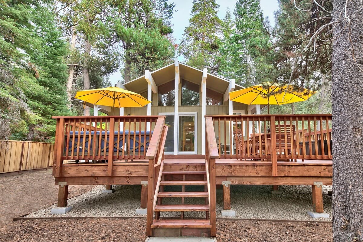 Snowy Owl Cabin Hot Tub, Deck & Forest Views - Photo 3