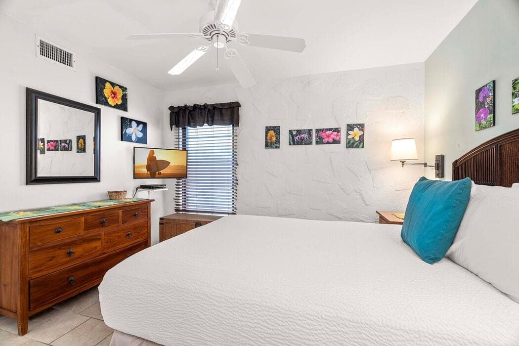 Condo in Kailua-Kona · ★4.67 · 1 bedroom · 2 beds · 1 bath - Photo 4