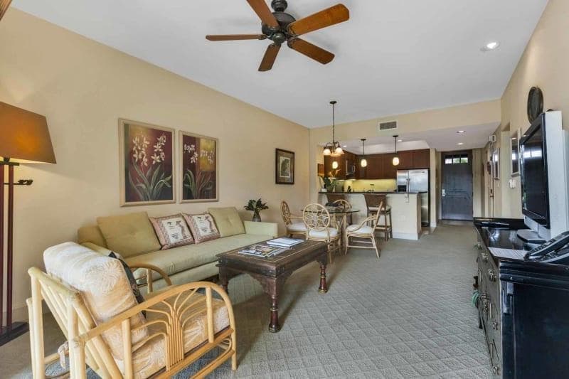 Condo in WAIKOLOA · ★4.33 · 2 bedrooms · 4 beds · 2 baths - Photo 2