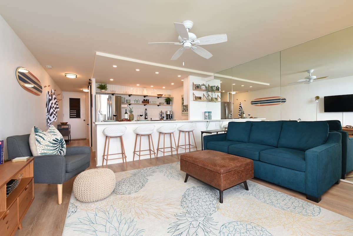 Condo in Lahaina · ★4.81 · 1 bedroom · 2 beds · 1 bath - Photo 4