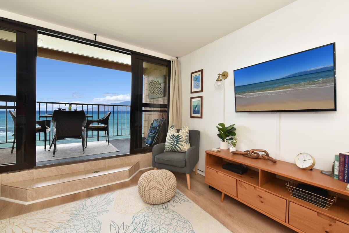 Condo in Lahaina · ★4.81 · 1 bedroom · 2 beds · 1 bath - Photo 2