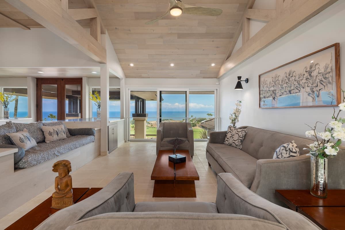 Home in Waimea · ★4.57 · 5 bedrooms · 7 beds · 5 baths - Photo 3